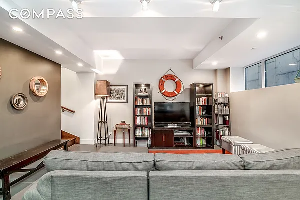 Sold by Compass | media 25