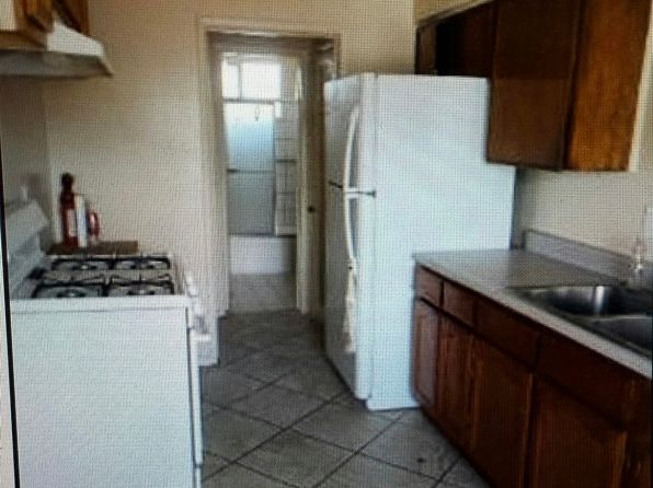 1023 E 12th St APT 3