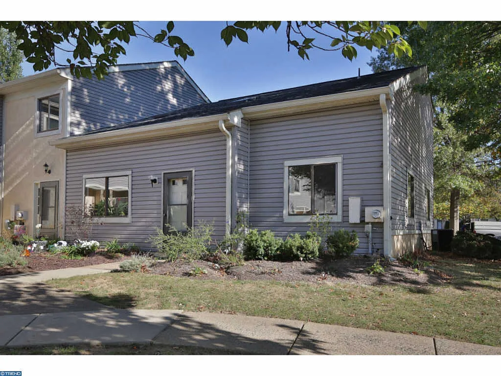 33 Ember Ln photo 1