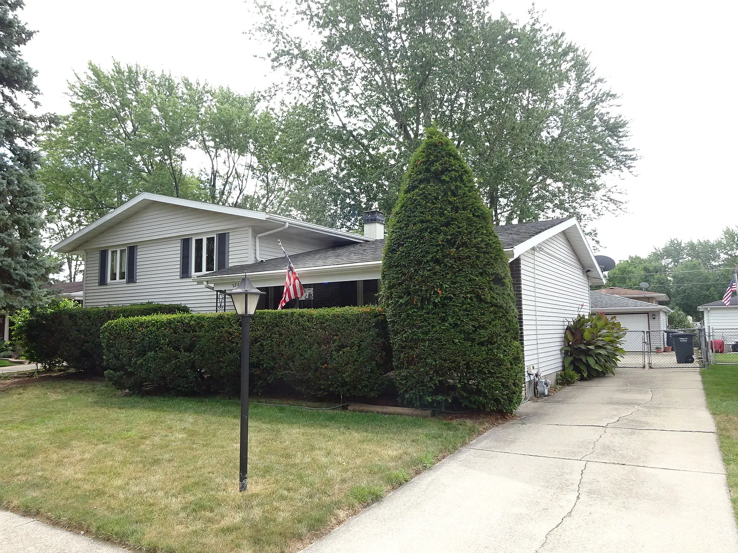 2843 192nd St photo 1