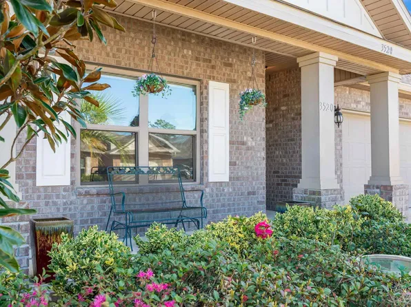 3520 Moonstone Dr, Navarre, FL 32566