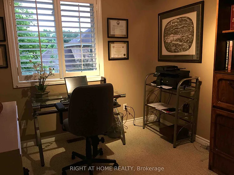307 Sheridan Ct — Photo 30