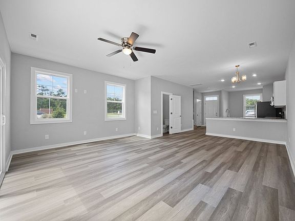 3rd image of 302 Starfish Ln