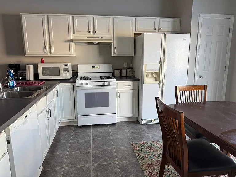 9129 Baker St — Photo 10