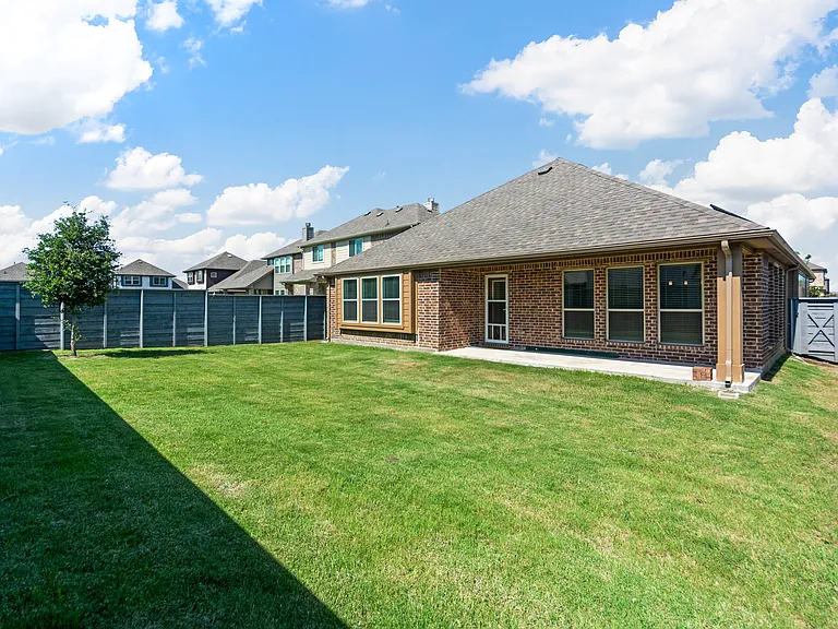 7404 Hawthorne Way — Photo 52