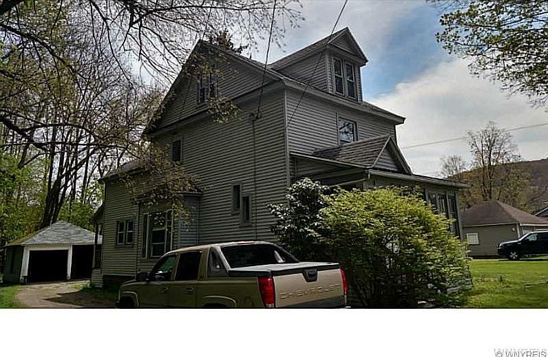 2nd image of 28 Merden St