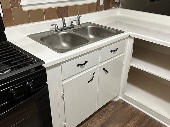 4th image of 1162 Marble St