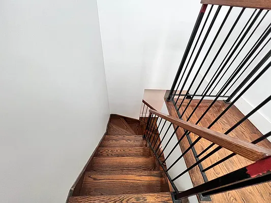 Rented by ERNY LLC | media 24