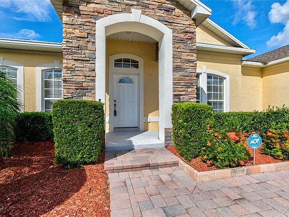 3rd image of 2458 Pickford Cir