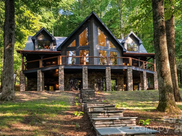 40 Boulder Ln, Hendersonville, NC 28792