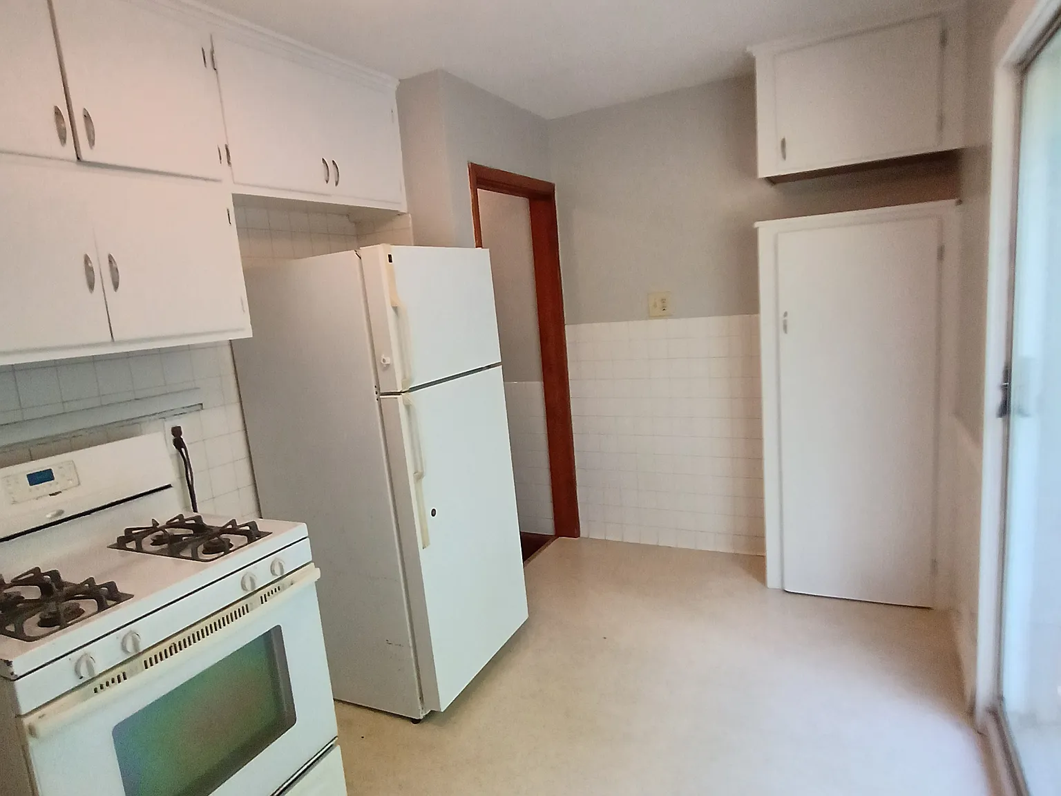 2 bed, 720 sqft, $1,000 — Photo 4