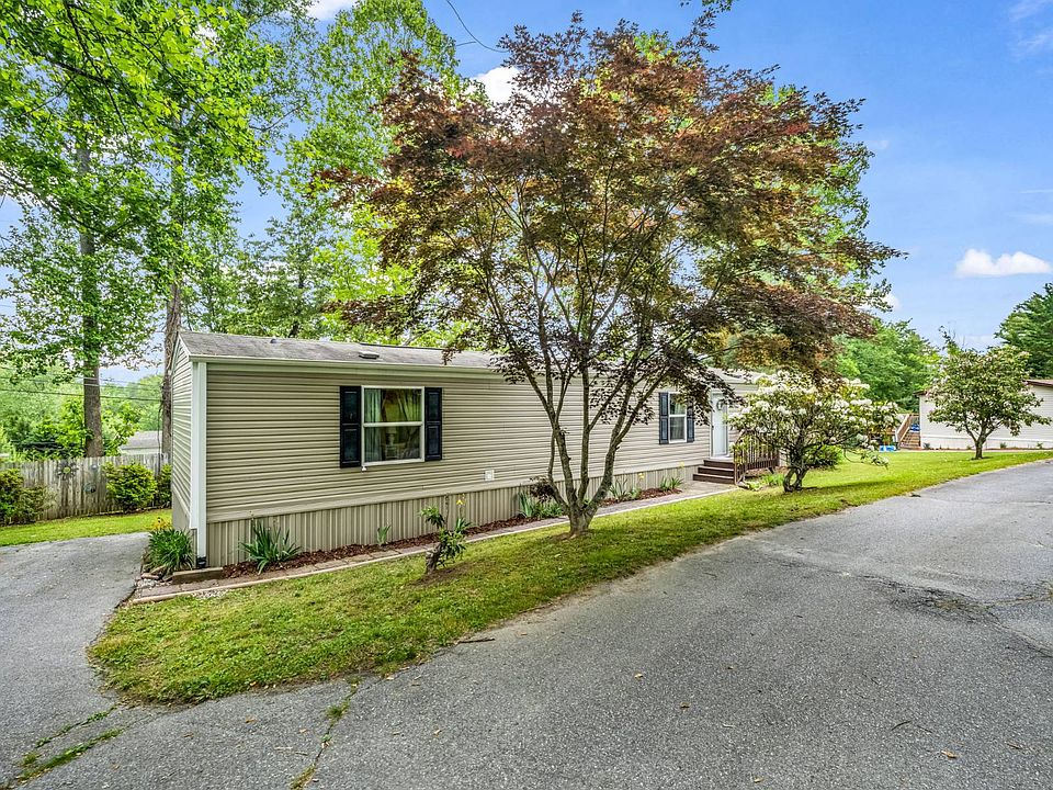 1st image of 24 Outer Park Dr
