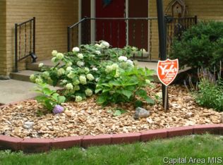 1201 Wickford Dr, Springfield, IL 62704