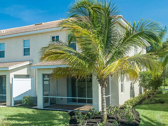 REAR LANAI AND YARD