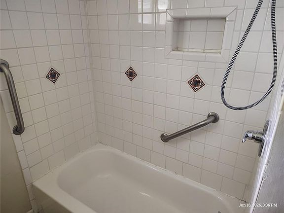 5th image of 11917 W 91st Ter