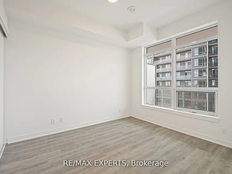 50 Upper Mall Way #B1504 — Photo 27