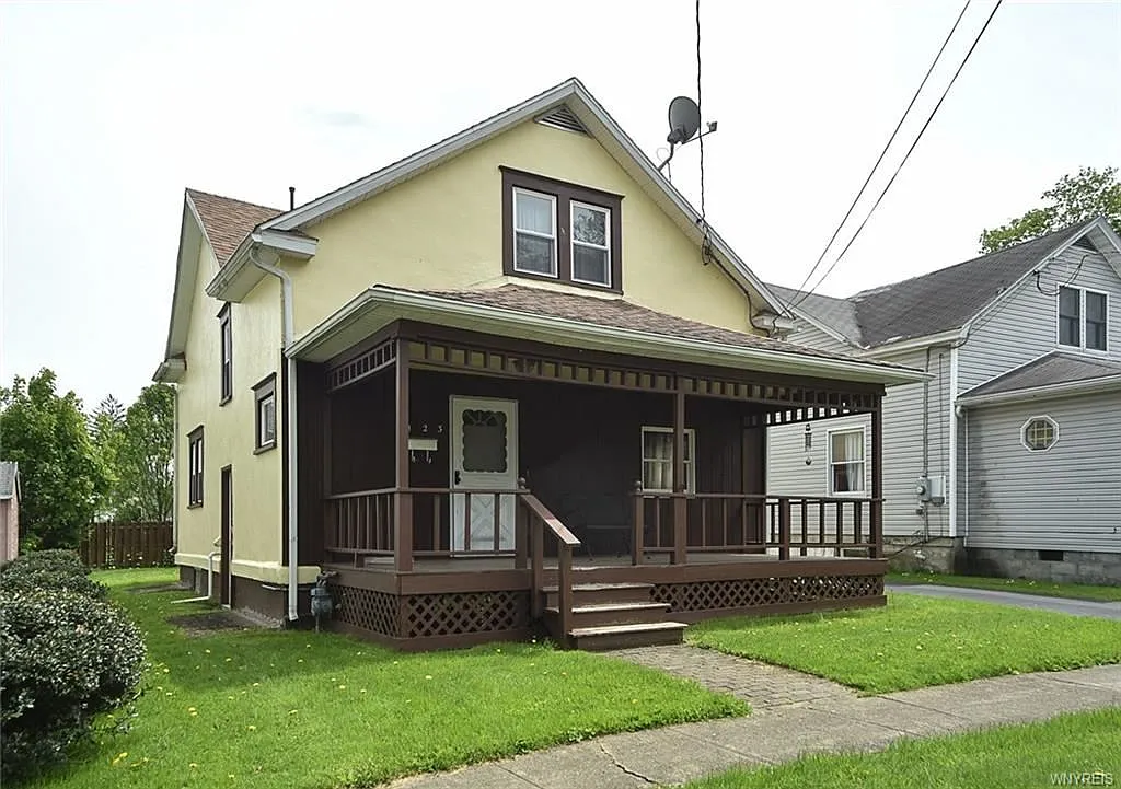 123 Academy St photo 1