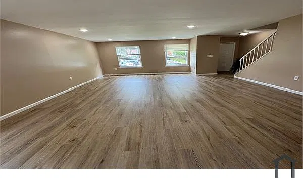 4 bed, 2160 sqft, $3,000 — Photo 2
