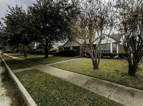 2nd image of 907 Rolling Brook Ln