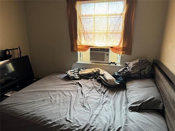 5th image of 148 Westpark Ct