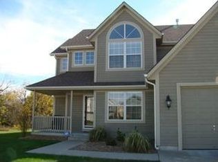 1524 SE Ridgeport Cir, Lees Summit, MO 64081