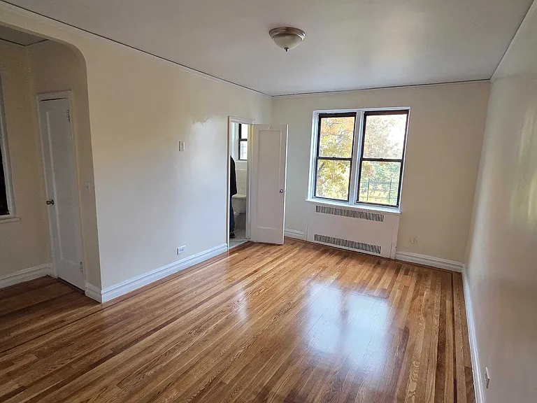 2845 University Ave #4C — Photo 4