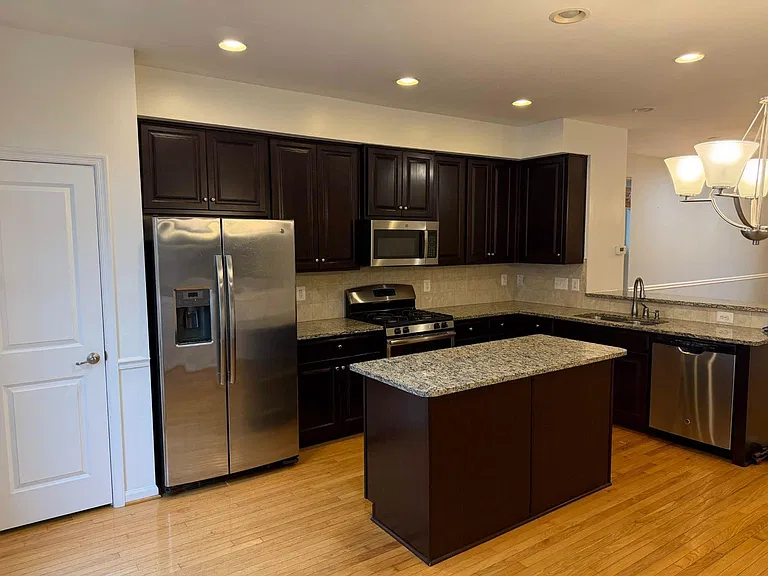 14600 Featherstone Gate Dr — Photo 10