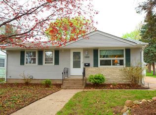 2135 Hawthorne Ave E, Saint Paul, MN 55119