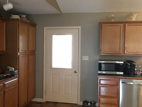 3rd image of 1011 Ravenwood Dr