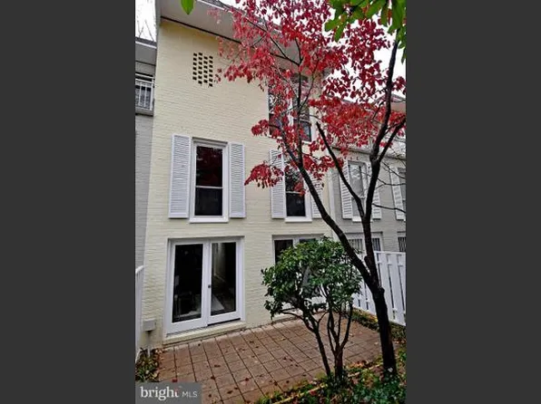 54 G St SW Unit B, Washington, DC 20024