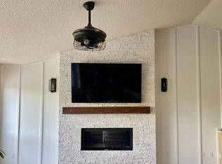 19221 Fox Ridge Rd, Prior Lake, MN 55372