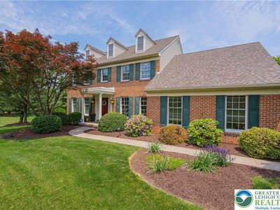 3735 E View Dr N, Orefield, PA, 18069