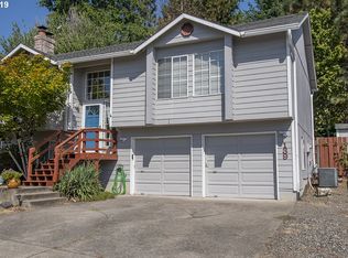 139 SW 22nd St, Troutdale, OR 97060