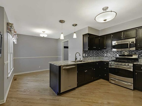 4th image of 803 Gosselin Cir