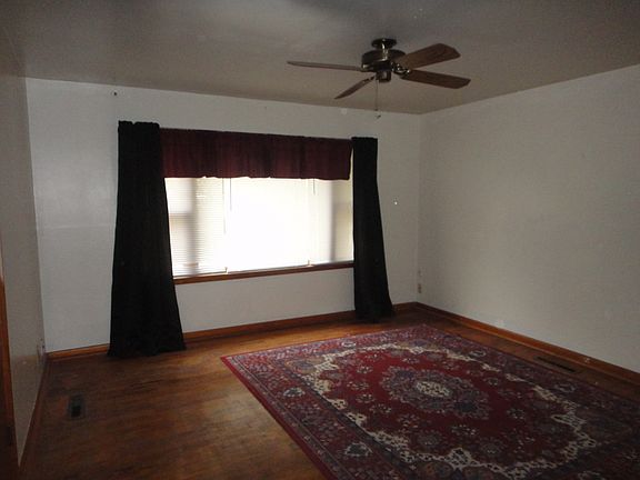 2nd image of 904 N 8th St