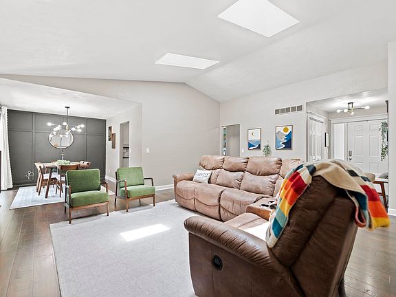 5th image of 1221 Sandpebble Dr