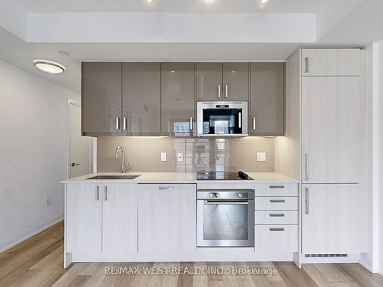 77 Mutual St #708 — Photo 11