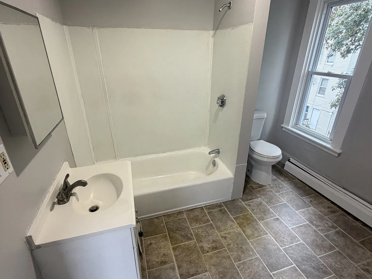 16 Viall Street - 3S — Photo 3