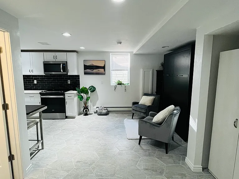 76 S Main St #F — Photo 6