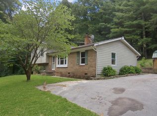 609 Greenwood Rd, Bluefield, WV 24701