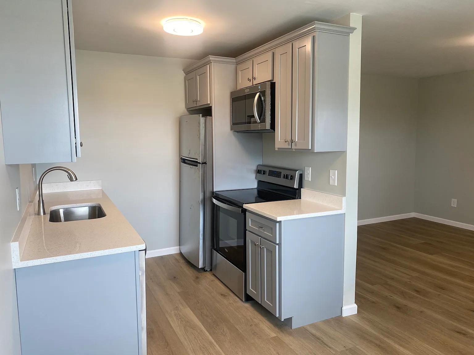 1 bed, 600 sqft, $930 — Photo 2