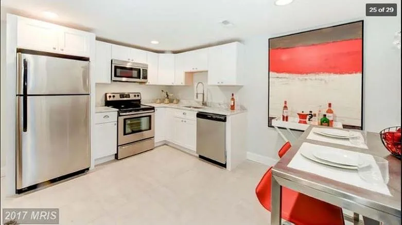 32 W St NW photo 1