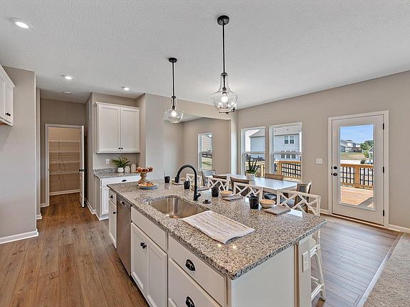 5th image of 1374 Meadow Run Ln