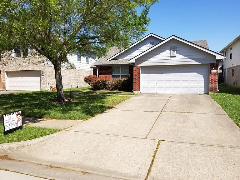3526 Lexington Cmn — Photo 17