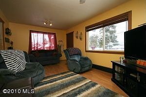 3rd image of 421 15th St NE