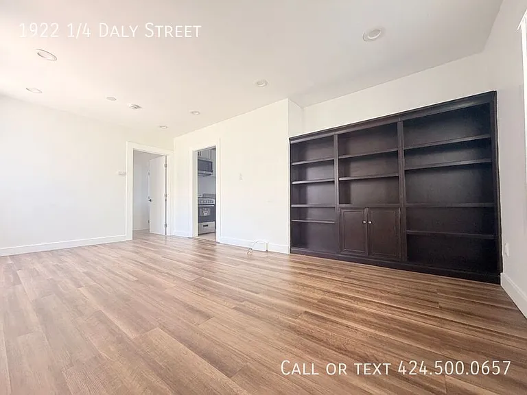 1922 1/4 Daly St — Photo 2
