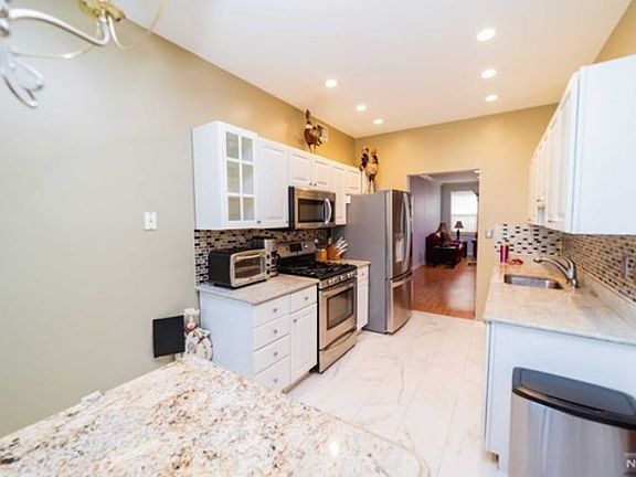 5th image of 212 Barringer Dr