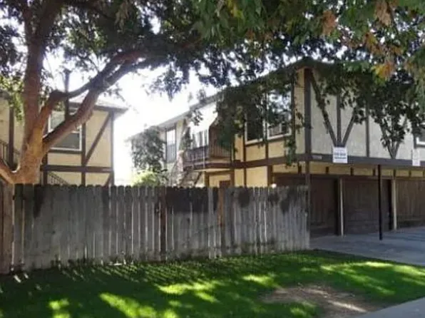 3350 E Sierra Madre Ave #201, Fresno, CA 93726
