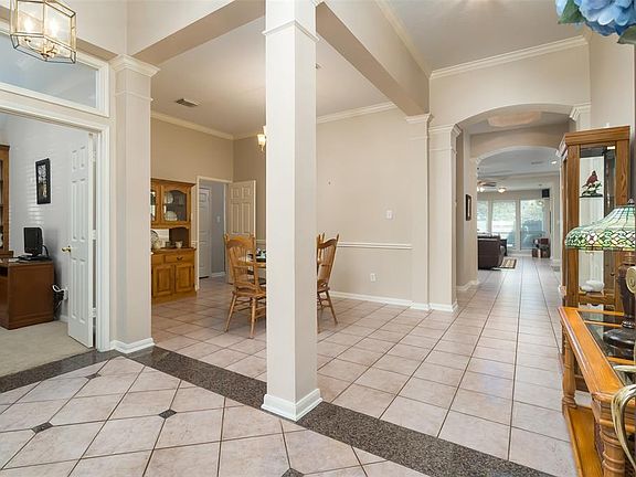 4th image of 3211 Benrus Ct