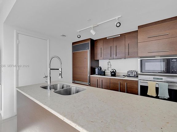 4th image of 485 Brickell Av 4104 #4104